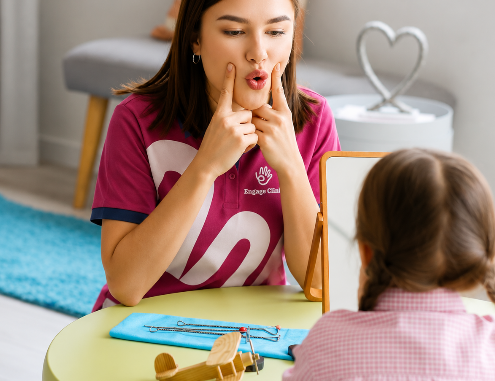 Child happily engaged with an Engage Clinic therapist during a speech therapy session
